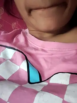 Queen-Bee143 online show from 02/19/26, 03:13