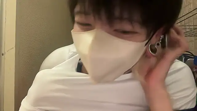 Snapshot of tora3220 chatting on 10/01/25, 12:11 tora3220 online show from 10/01/25, 12:11