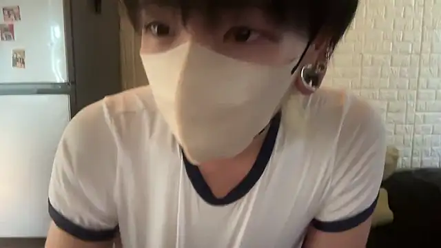 Snapshot of tora3220 chatting on 10/14/25, 05:19 tora3220 online show from 10/14/25, 05:19