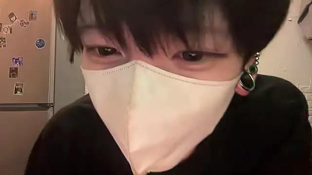 Snapshot of tora3220 chatting on 10/30/25, 01:34 tora3220 online show from 10/30/25, 01:34