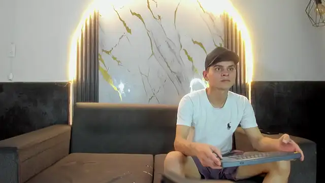 liam coleman25 online show from 02/21/26, 04:24