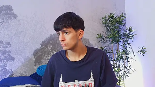 Snapshot of Axel_Draven chatting on 12/17/25, 11:38 Axel Draven online show from 12/17/25, 11:38