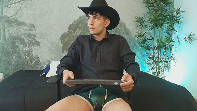 Snapshot of Axel_Draven chatting on 01/16/26, 01:37 Axel Draven online show from 01/16/26, 01:37