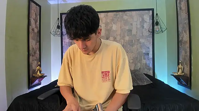 Snapshot of Axel_Draven chatting on 02/05/26, 12:21 Axel Draven online show from 02/05/26, 12:21