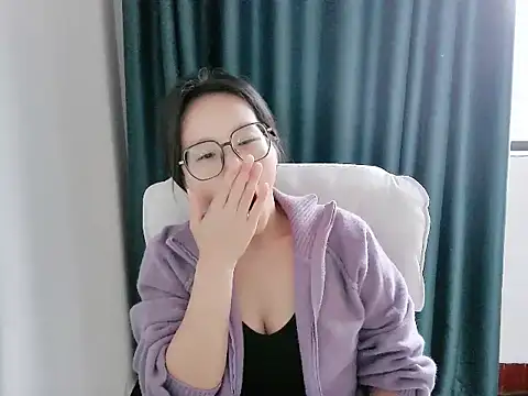 Snapshot of guai00 chatting on 09/29/25, 01:11 guai00 online show from 09/29/25, 01:11