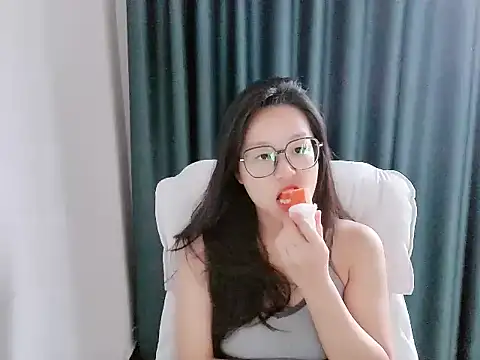 Snapshot of guai00 chatting on 10/03/25, 01:46 guai00 online show from 10/03/25, 01:46