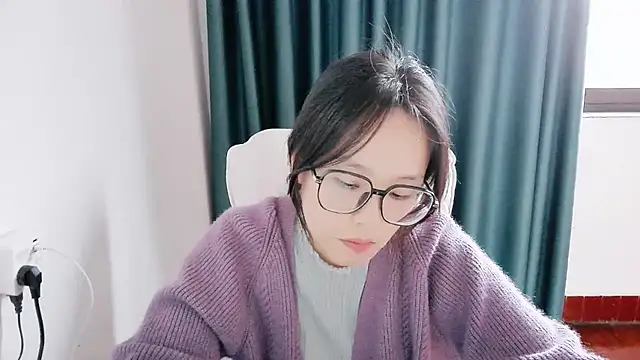 Snapshot of guai00 chatting on 10/29/25, 01:30 guai00 online show from 10/29/25, 01:30