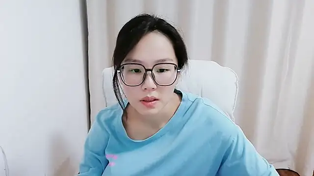 Snapshot of guai00 chatting on 05/13/26, 01:41 guai00 online show from 05/13/26, 01:41
