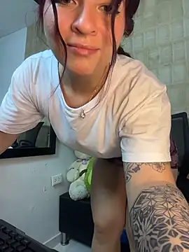 came lia1 online show from 10/24/25, 02:19