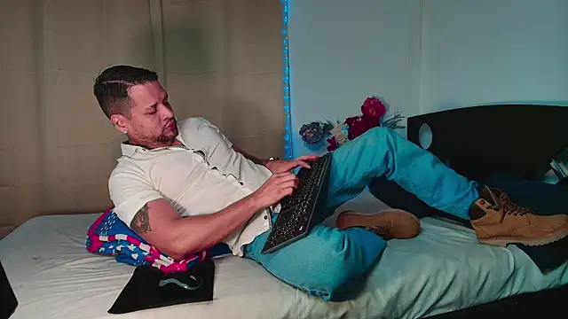 LucasGaeel online show from 01/08/26, 02:14