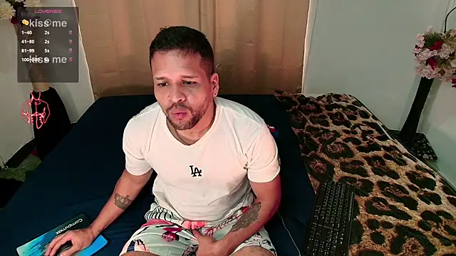 LucasGaeel online show from 03/24/26, 02:44