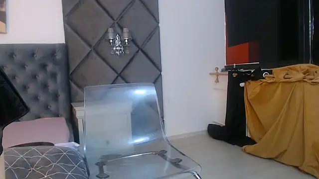 Snapshot of WendyChantal chatting on 10/18/25, 06:05 WendyChantal online show from 10/18/25, 06:05