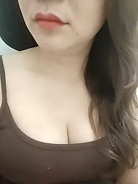 Girl Shy2000 online show from 04/15/26, 08:31