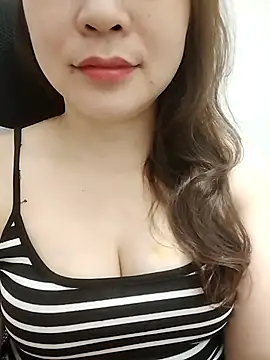 Girl Shy2000 online show from 04/22/26, 11:06