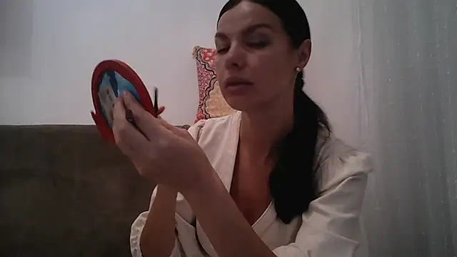 Lorivell online show from 10/31/25, 06:09