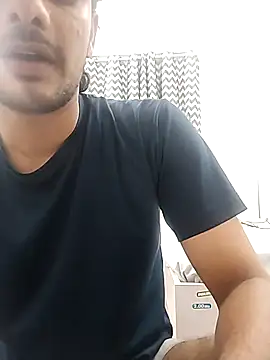 Snapshot of Ilhaamgrey chatting on 10/20/25, 02:28 Ilhaamgrey online show from 10/20/25, 02:28