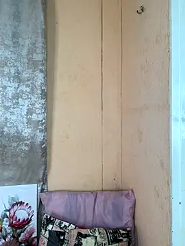 Snapshot of Caramel102004 chatting on 10/06/25, 08:17 Caramel102004 online show from 10/06/25, 08:17