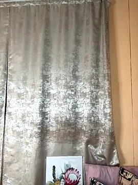 Snapshot of Caramel102004 chatting on 10/09/25, 11:58 Caramel102004 online show from 10/09/25, 11:58