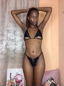 Snapshot of Caramel102004 chatting on 11/06/25, 08:21 Caramel102004 online show from 11/06/25, 08:21