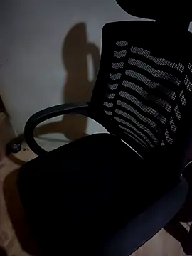 Meoweo 23 online show from 10/06/25, 09:01