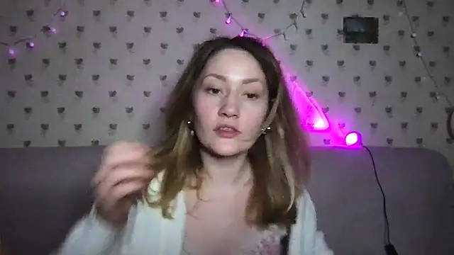 Snapshot of Veyriona chatting on 11/09/25, 07:23 Veyriona online show from 11/09/25, 07:23