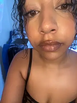 Snapshot of DarkFantisyxx chatting on 10/07/25, 10:34 DarkFantisyxx online show from 10/07/25, 10:34