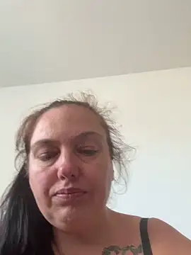 Snapshot of Eleanorxx chatting on 09/25/25, 02:10 Eleanorxx online show from 09/25/25, 02:10