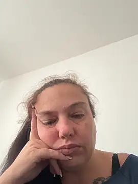 Snapshot of Eleanorxx chatting on 09/27/25, 12:32 Eleanorxx online show from 09/27/25, 12:32