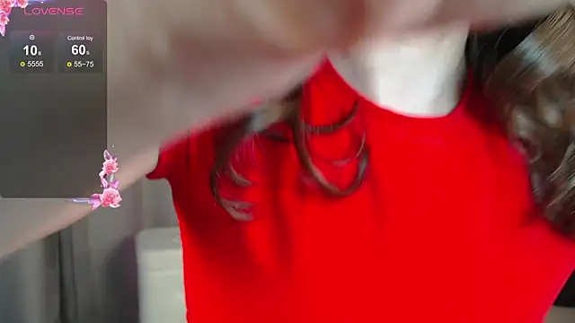 Snapshot of BellaAbey chatting on 12/15/25, 10:08 BellaAbey online show from 12/15/25, 10:08