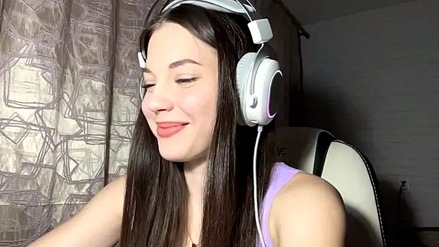 Tyrira glow online show from 10/20/25, 01:11