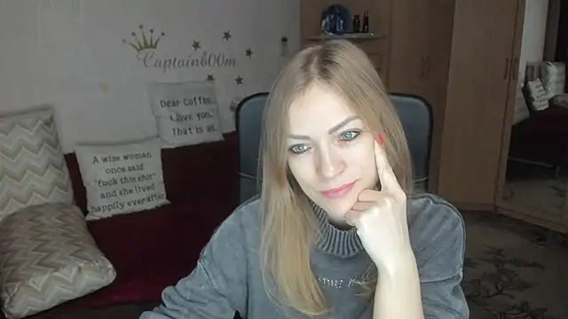 Tiffany Bates online show from 10/07/25, 03:14