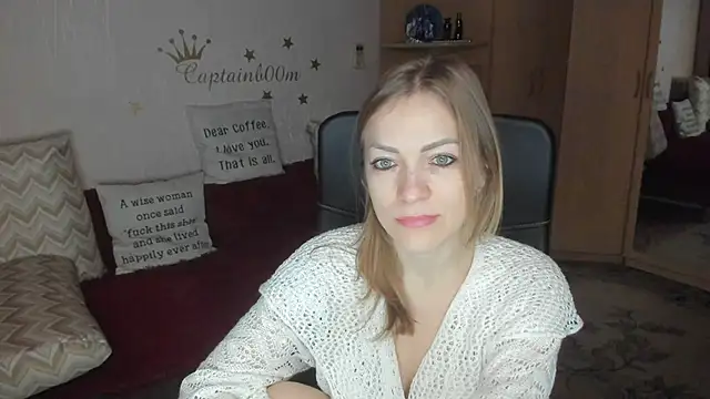 Tiffany Bates online show from 11/03/25, 03:52