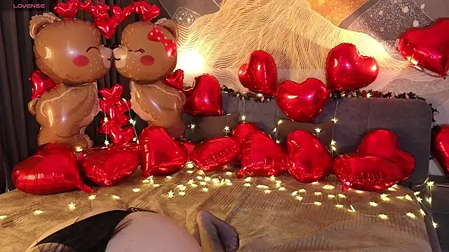 MilaYumi online show from 02/12/26, 12:11