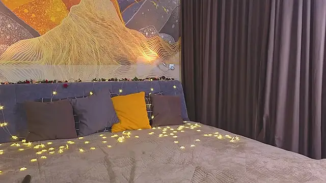 MilaYumi online show from 03/28/26, 08:58