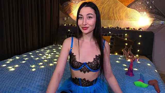 MilaYumi online show from 04/23/26, 02:19