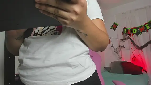 vanelope smith online show from 10/19/25, 03:56