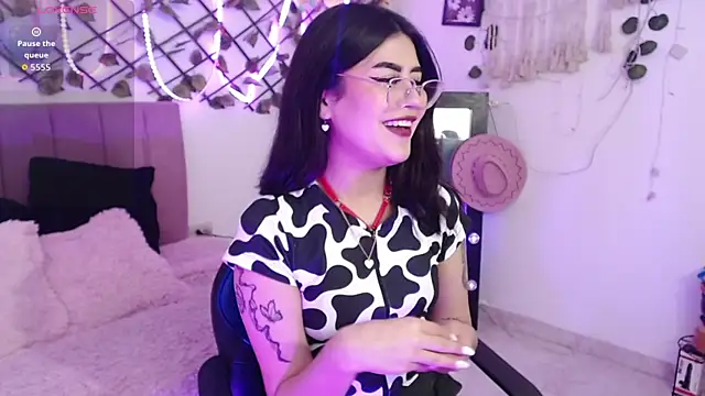 isa bunny18 online show from 10/24/25, 03:25