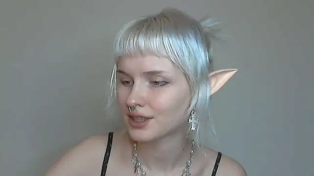 Snapshot of Paradoxy_ chatting on 10/27/25, 06:56 Paradoxy online show from 10/27/25, 06:56