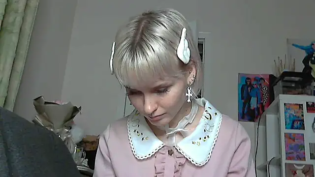 Snapshot of Paradoxy_ chatting on 12/01/25, 08:47 Paradoxy online show from 12/01/25, 08:47