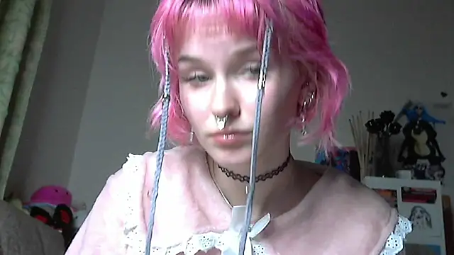 Snapshot of Paradoxy_ chatting on 03/07/26, 08:50 Paradoxy online show from 03/07/26, 08:50