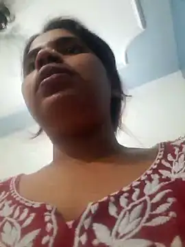 Snapshot of Minakshi_677 chatting on 10/03/25, 06:32 Minakshi 677 online show from 10/03/25, 06:32