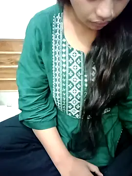 Snapshot of Minakshi_677 chatting on 10/09/25, 03:26 Minakshi 677 online show from 10/09/25, 03:26