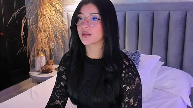 EmmaBlossom online show from 04/18/26, 12:20