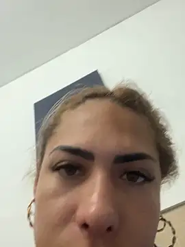 Snapshot of Naomi24herr chatting on 09/27/25, 01:43 Naomi24herr online show from 09/27/25, 01:43