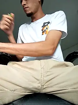 Pingasaboy20 online show from 11/07/25, 10:10