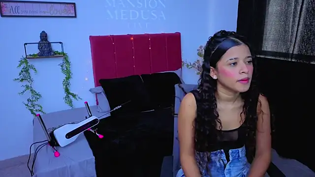 pequitasmedusa9 online show from 10/04/25, 06:28