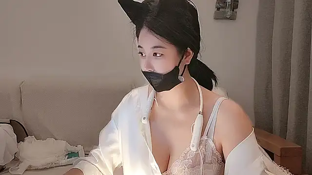 xinyin6666 online show from 11/16/25, 12:33
