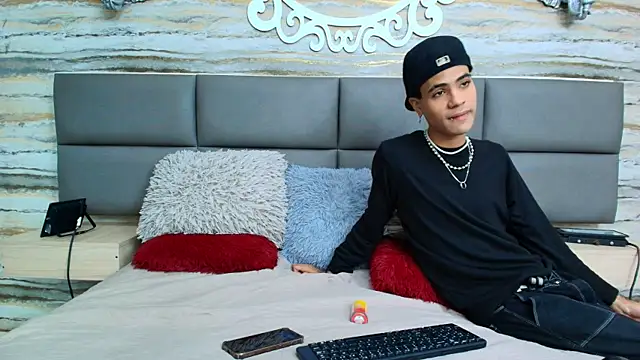 Lovers 21 online show from 10/02/25, 07:54