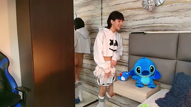 Lovers 21 online show from 12/05/25, 03:26