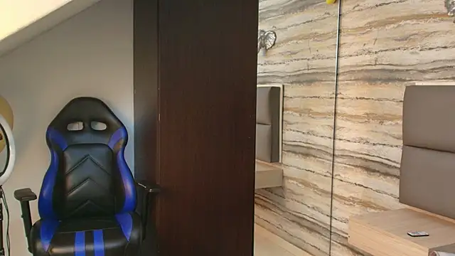 Lovers 21 online show from 01/11/26, 03:11